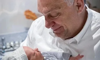 Виктор Орбан се похвали във Фейсбук с раждането на поредното си внуче