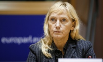 ЕП реши да не взима имунитета на Елена Йончева