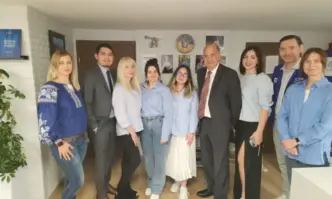 Американският посланик в България Кенет Х Мертен посети Украинския културен