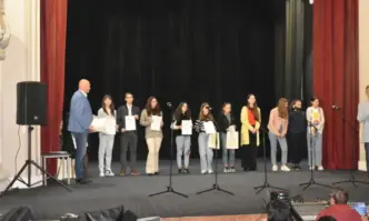 С куп награди и концерт на 2 октомври 2023 г