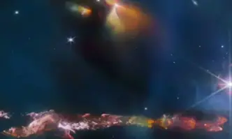 Телескопът Джеймс Уеб засне две новородени звезди в тяхното легло