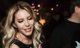 От Фейсбук профила на бившия политически пиар Бояна Бозаджиева която