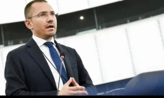 Джамбазки: Албания заслужава да отвори процеса за присъединяването си към ЕС