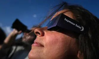 Според законите на небесната механика във всяко едно кътче от