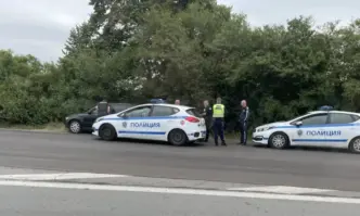 На място са пристигнали пет екипа на Спешна помощ които