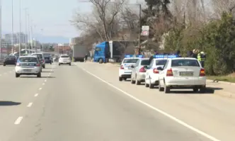 19 нелегални мигранти от Мароко и Сирия са открити минути