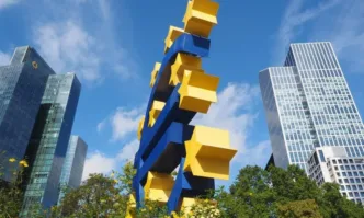 Инфлацията в еврозоната се ускори до тригодишен връх