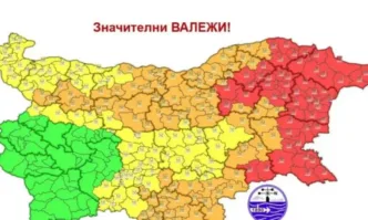 Червен и оранжев код за интензивни валежи в България. Вижте къде