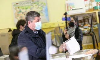 Доган, Карадайъ, Бабикян и Христо Иванов гласуваха