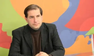 От Фейсбук профила на експерта по Конституционно право проф Борислав