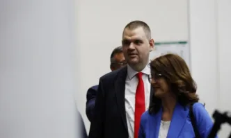 Народното събрание с нова читалня: Оборудваха за целта досегашния кабинет на Делян Пеевски