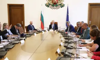 Намерението е три лаборатории в страната да бъдат оборудвани със