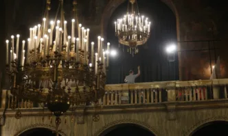 В края на януари Светият Синод поиска с декларация до