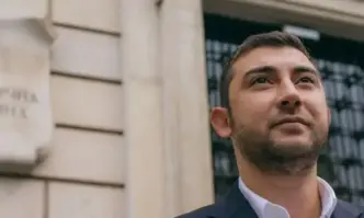 Общинският съветник в София Карлос Контрера подаде оставка като председател