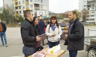 17 ноември във Враца: Представяне на книгата Останете живи и демонстрация на челен сблъсък с автомобил