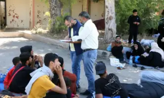 Близо 100 000 души са избягали в Сирия след израелските