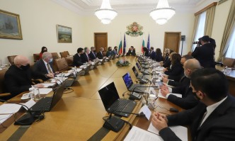 Авторите на промените не са ясни защото те влизат в