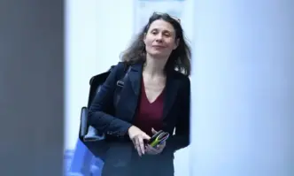 Прозорците на дома на Елисавета Белобрадова от Продължаваме промяната