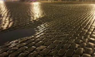 От Фейсбук профила на Петър МитевХаресват ли ви тези павета