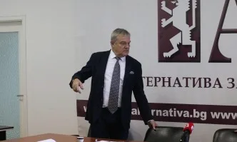 Румен Петков сравнява Кирил Петков с измамника Капустин: Да престанем да вярваме на пирамиди!