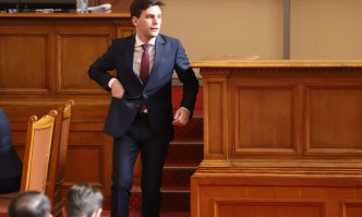 Според Минчев: Войната в Украйна виновна за спада на доверие в ПП