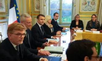 Скандал във Франция: Новата министърка на образованието изпраща децата си в частно училище