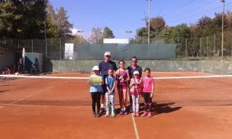 Даниел Стоянов и Соня Митева спечелиха регионален турнир за момчета и момичета до 10 години в Бургас