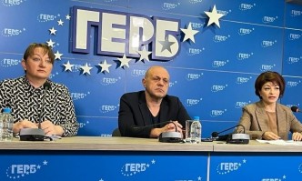 ГЕРБ питат Петков и министрите за теча на данни от БУЛСТАТ и намалените пенсии (ВИДЕО)