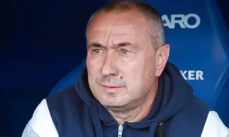 Старши треньорът на Левски Станимир Стоилов говори на живо от