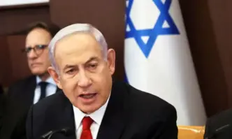 Премиерът на Израел Бенямин Нетаняху е бил откаран в болница