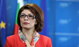 Десислава Атанасова: Върхът на безобразието е дилърство в парламента
