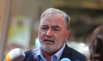 Скъпи приятели колеги а и неприятели Съжалявам че Ви занимавам