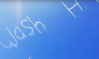 Надпис в небето над Сидни: Мийте си ръцете (ВИДЕО)