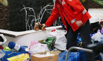 Първите два камиона на Червения кръст част от хуманитарния конвой