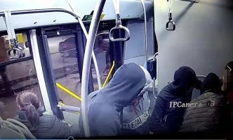 СДВР показа нападателите на момчето в столичния автобус