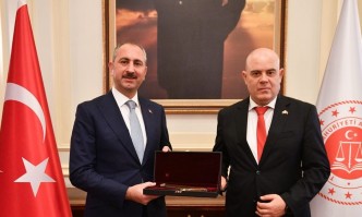 Гешев обсъди наказателно-правното сътрудничество с министъра на правосъдието на Турция