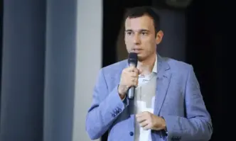 От Фейсбук профила на Владо ЙончевСкъпи колеги от Капитал Братовчед на