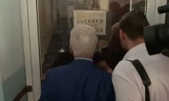 Арест за Сидеров: Нахлу в I РУ, за да търси полицайката от катастрофата със Семерджиев (НА ЖИВО)