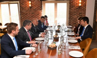 От Фейсбук профила на Христо Гаджев Води ме в някоя квартална