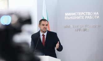 Историческата комисия е важна и не трябва да спира обяви