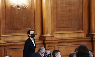 Декларацията на ДБ идва ден след като Чобанов остро разкритикува