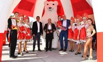 С флашмоб цирк Балкански подкрепи кандидата на ГЕРБ за кмет на Пловдив Здравко Димитров