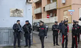 Българска гражданка беше арестувана днес след като заплаши с брадва