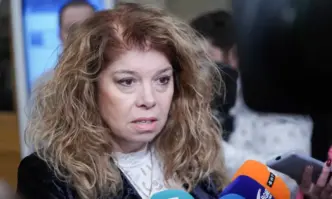 Непрозрачно и очевидно незаконно се събаря Паметникът на съветската армия Днес