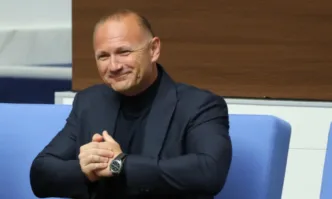 Росен Христов разсмя депутатите със закана че ще ги съди