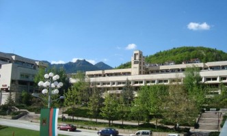 От днес се преустановява провеждането на всички масови мероприятия и