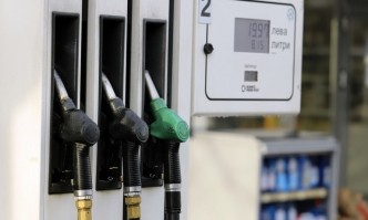 За изминалите три месеца бензинът по бензиностанциите в България е