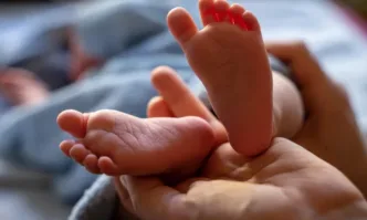 НСИ: Средната възраст за раждане на първо дете в София достигна 30,9 години - най-висока в страната