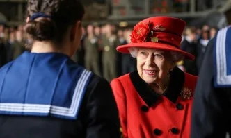 Кралица Елизабет II ще въвежда етническо многообразие в двореца