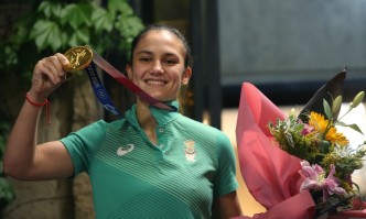 Олимпийската шампионка Ивет Горанова достигна до четвъртфиналите в категория до